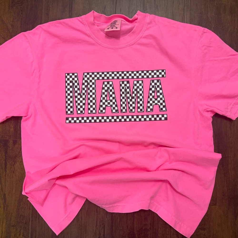 Pink "MAMA" Checkerboard Graphic Tee - Shirt